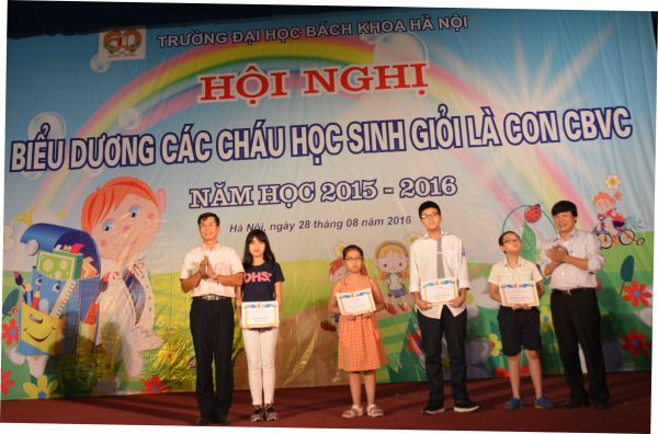 Hội nghị biểu dương con cán bộ viên chức Trường năm học 2015 - 2016