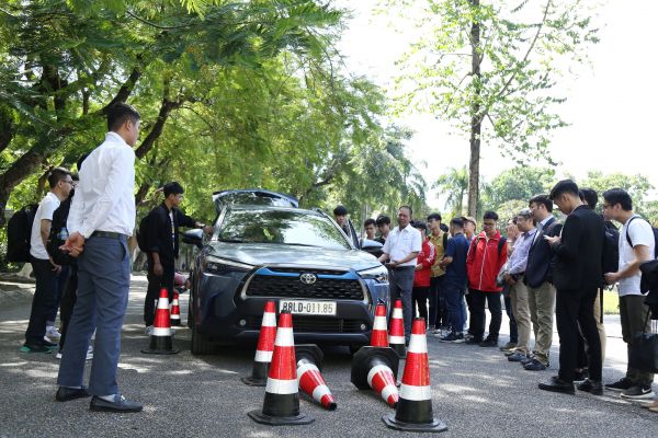 Nhà cái uy tín io
 và Toyota nghiên cứu hiệu quả của xe xăng lai điện