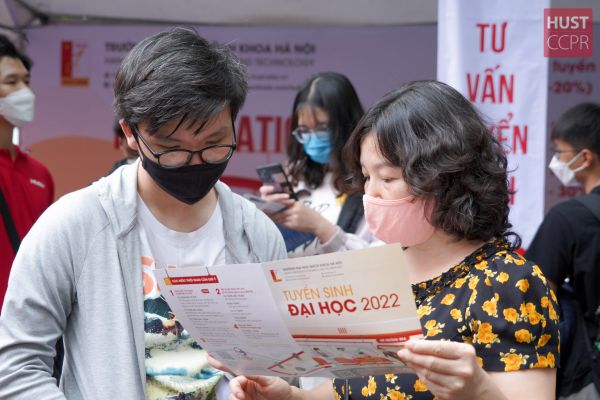 Ngày hội tư vấn tuyển sinh 2022: Sôi động và hứng khởi