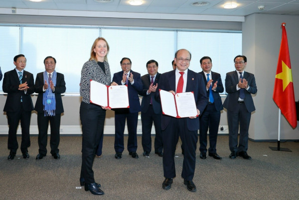 HUST strengthens cooperation with prestigious European Universities