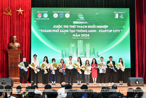 Liên quân HUST- NEU giành chiến thắng thuyết phục Startup City 2024