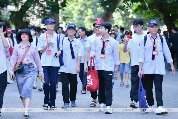 Gặp để yêu hơn, học sinh tài năng và phụ huynh “dạm ngõ” Nhà cái uy tín io
