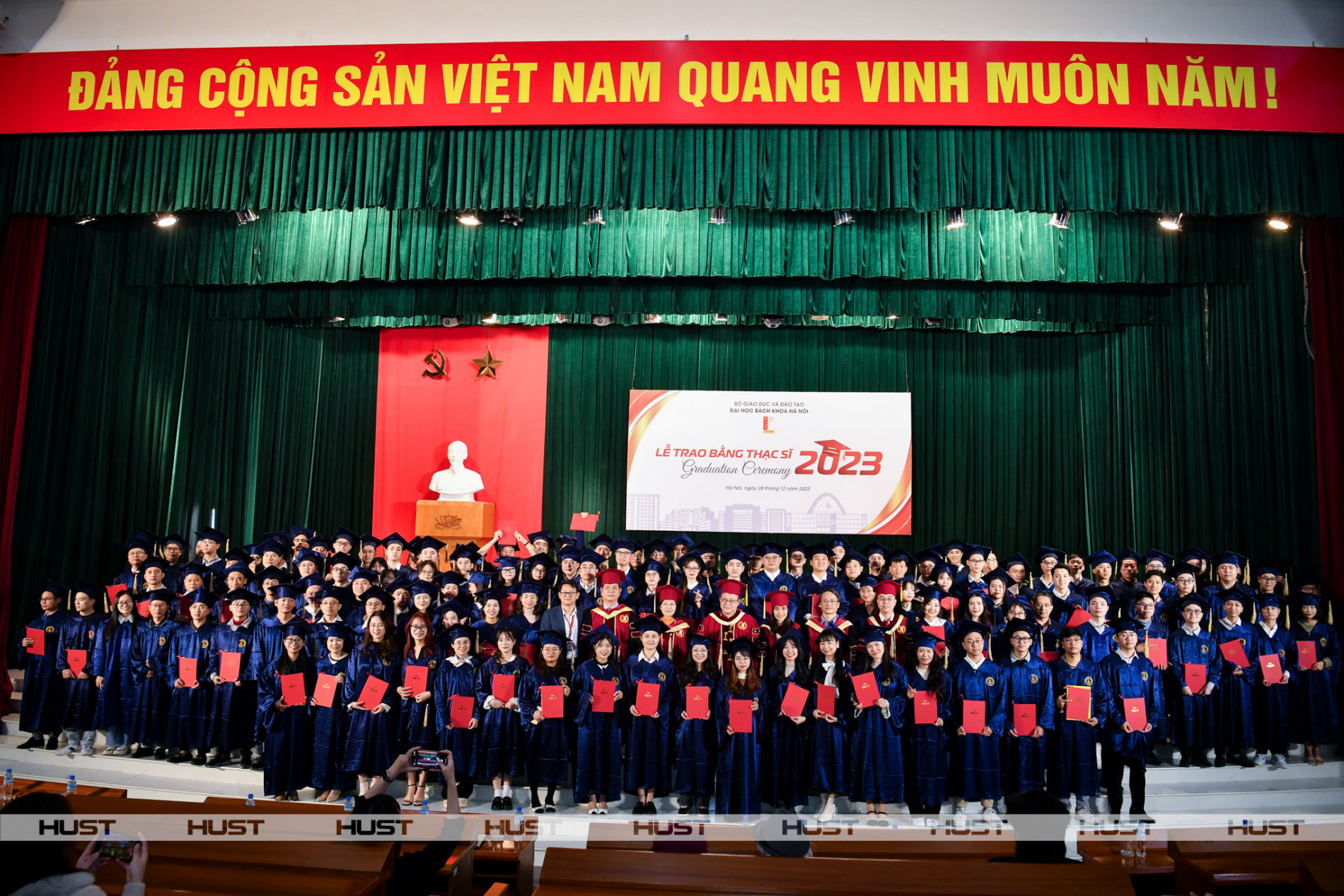 499 Thạc sỹ đầu tiên của Đại học Nhà cái uy tín io
