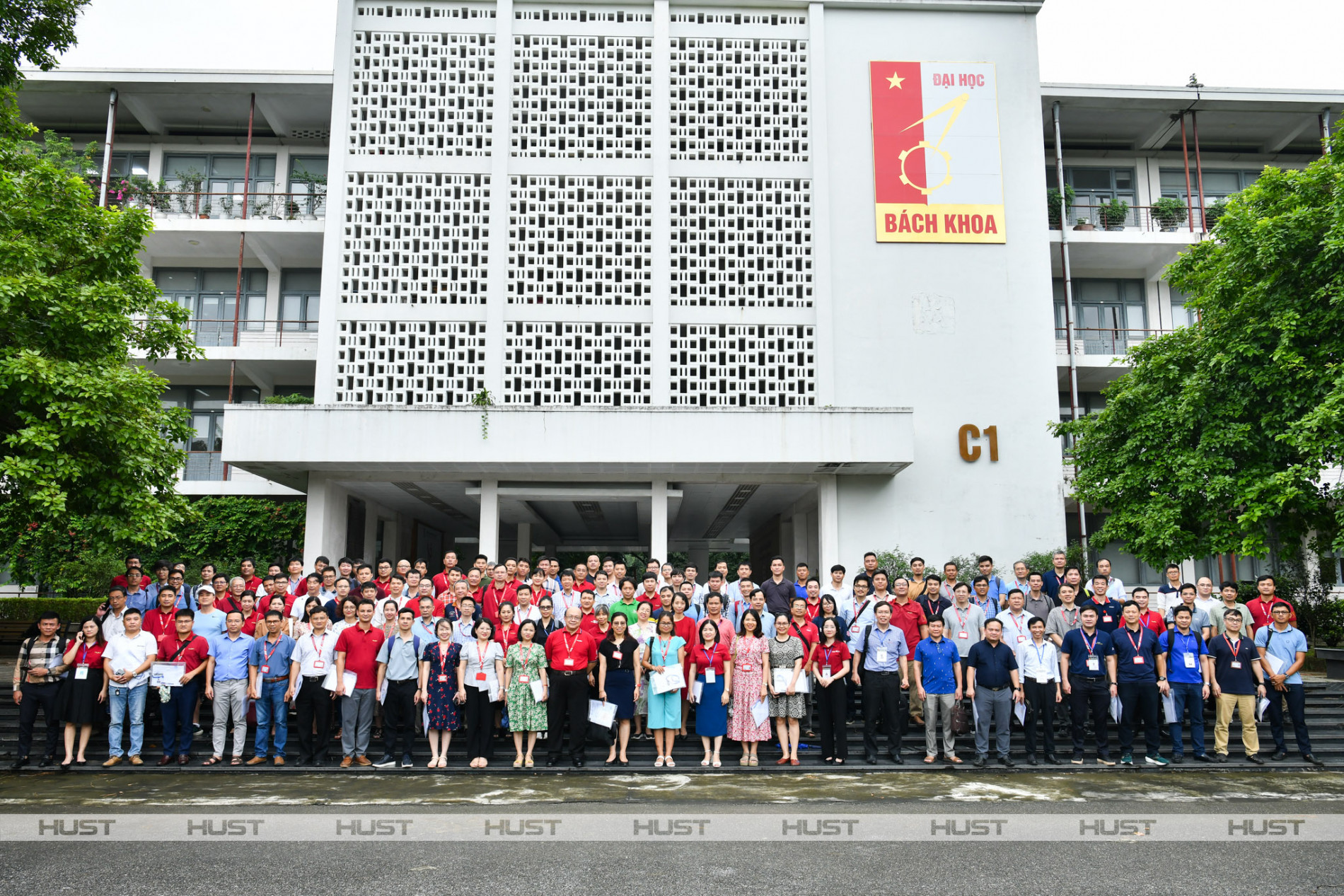 140 cán bộ Đại học Nhà cái uy tín io
 đã hoàn thành xuất sắc nhiệm vụ Bộ Giáo dục và Đào tạo giao.