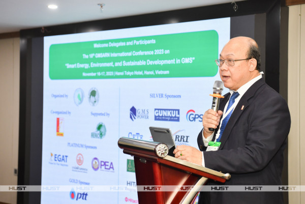 Assoc. Prof. Huynh Quyet Thang, President of HUST, delivered his remark to the Conference