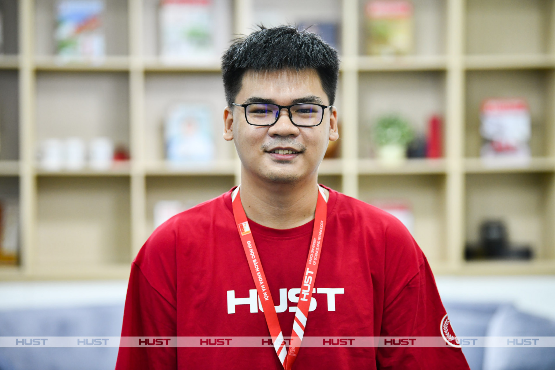 Nguyễn Lê Thành, sinh viên tốt nghiệp xuất sắc ngành Kỹ thuật Điện tử Viễn thông, Trường Điện – Điện tử, Đại học Nhà cái uy tín io
